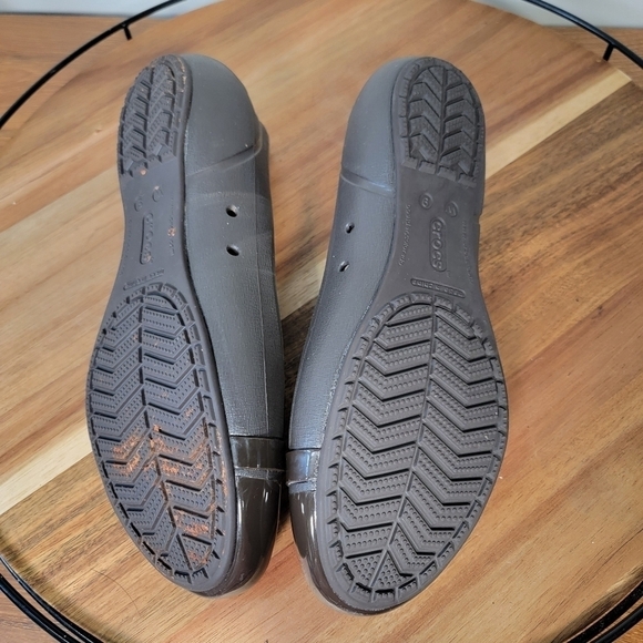 Crocs Brown Ballet Flats with Patent toe cap Size 9 - Picture 11 of 15